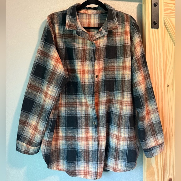 Unbranded Tops - Unbranded Plaid Flannel Button Up Shirt Women’s 2XL‎ Oversized